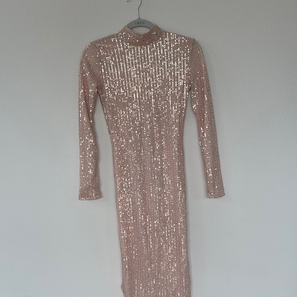 Dress Glittering Gold Sequin Dress - Picture 1 of 5